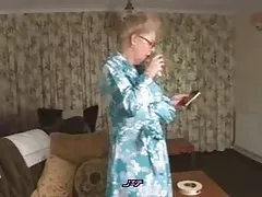 Nabaga vientuļš vecenīte