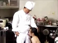 Ķīniešu restorānu pavāru viesmīle hot milf fucks
