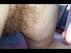 Spēlēties ar viņas spalvaino pakaļu atradu 10 collu pube