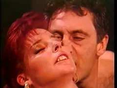 Redhead cunt nežēlīgs izprovocēja pornlegend