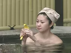 Japāna pavasara spa dabisko krūmu.